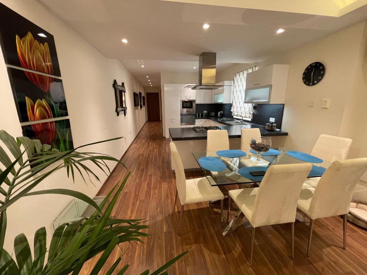 Modern Finished Apartment With Natural Light خليج سانت بول المظهر الخارجي الصورة